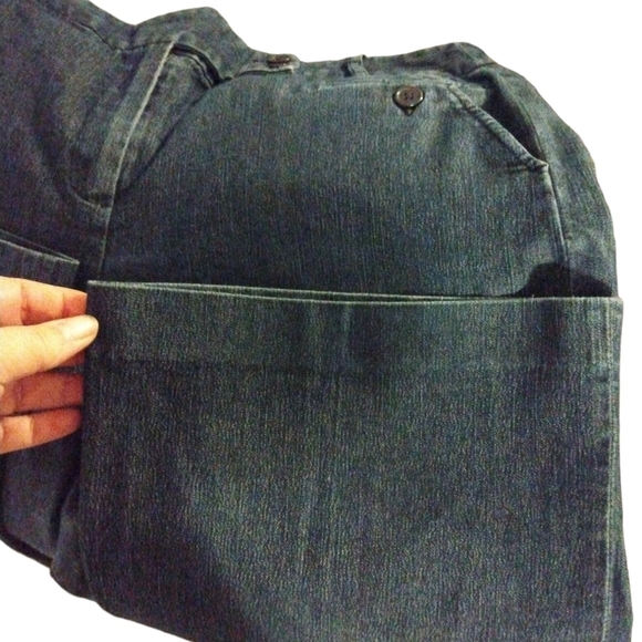 Larry Levine Stretch Petite Jeans Sized 8P - Picture 6 of 12